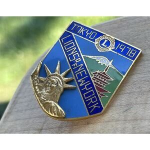 Vintage Lions Club Lapel Pin Tokyo 1978‎ of New York 1 -3/4"